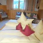 Haus Brunneck Apartman *